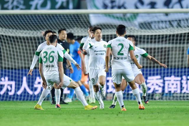 V体育在线官网-【中超】高迪梅开二度卡斯蒂略冲顶 南通1比2浙江队