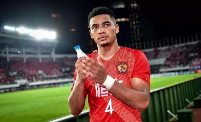 V体育线上登录-沪媒：从网上得知蒋光太感染新冠 恒大感到很震惊