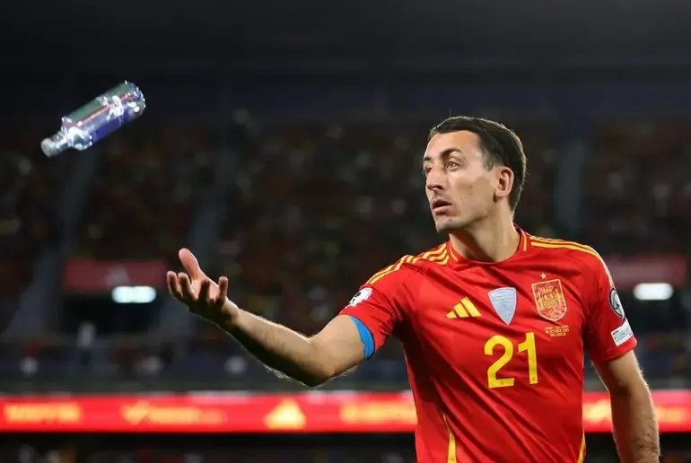 V体育在线官网-TA独家：FIFA世界杯期间不许球迷带水瓶进场，引发巨大争议